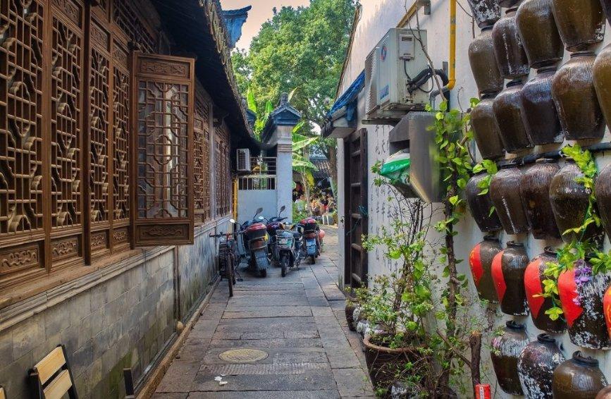 天冷喝酒御寒 没想到双下肢发黑了……医生提醒：冻伤急救可用这5种方法
